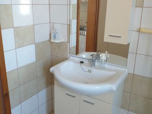 22075353-Ferienwohnung-3-Primošten-300x225-5