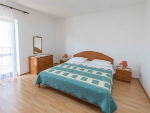 24030884-Ferienwohnung-4-Primošten-300x225-4