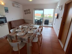 23943798-Ferienwohnung-6-Primošten-300x225-3