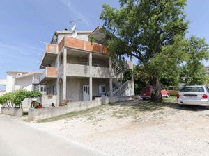 24043257-Ferienwohnung-8-Primošten-300x225-4