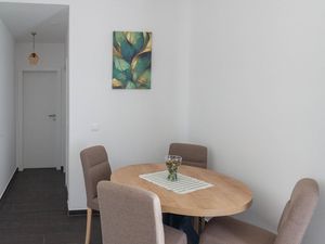 23664936-Ferienwohnung-4-Privlaka-300x225-4