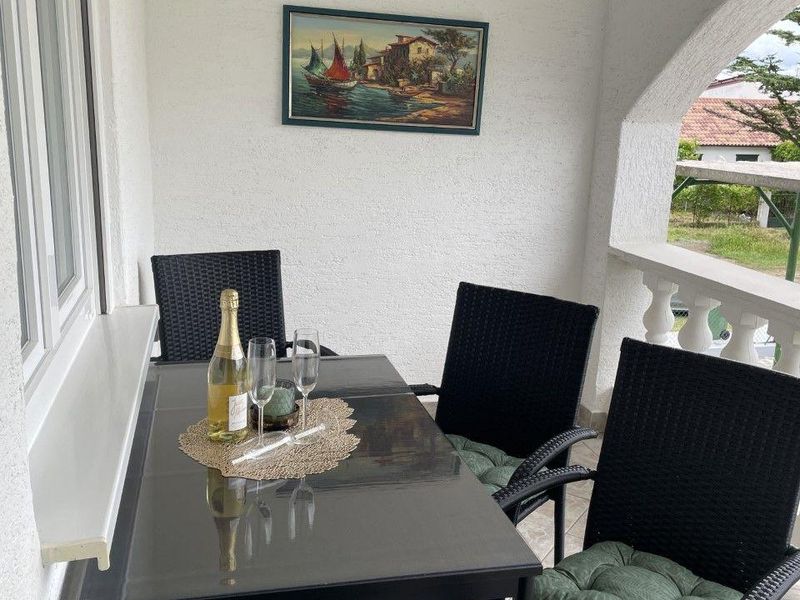 23665466-Ferienwohnung-3-Privlaka-800x600-0