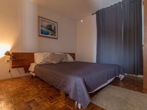 22808327-Ferienwohnung-6-Privlaka-300x225-5