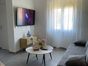 23689793-Ferienwohnung-6-Privlaka-300x225-2