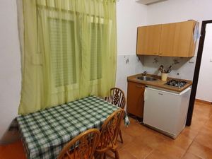 23358293-Ferienwohnung-4-Privlaka-300x225-4