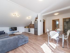 23944610-Ferienwohnung-5-Privlaka-300x225-2