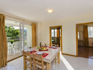 Ferienwohnung für 6 Personen (90 m²) in Privlaka