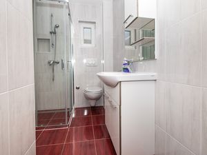 23943567-Ferienwohnung-6-Privlaka-300x225-5