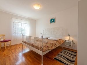 23746626-Ferienwohnung-4-Privlaka-300x225-4