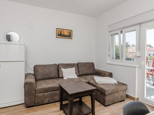 23764437-Ferienwohnung-6-Privlaka-300x225-2