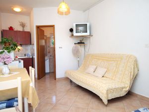 18322956-Ferienwohnung-4-Privlaka-300x225-1