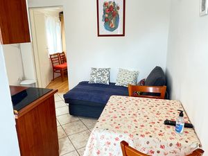 18321573-Ferienwohnung-2-Privlaka-300x225-1