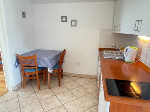 18323188-Ferienwohnung-3-Privlaka-300x225-3