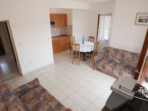 18954818-Ferienwohnung-4-Privlaka-300x225-0