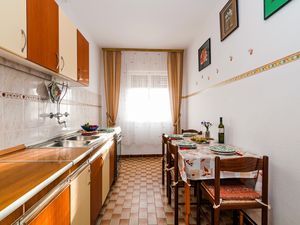 18949964-Ferienwohnung-5-Privlaka-300x225-1