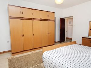 18951364-Ferienwohnung-6-Privlaka-300x225-5