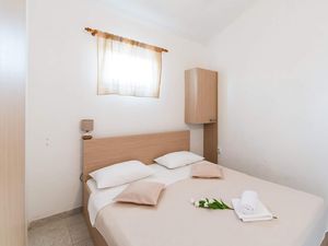 Ferienwohnung für 3 Personen (22 m²) in Privlaka