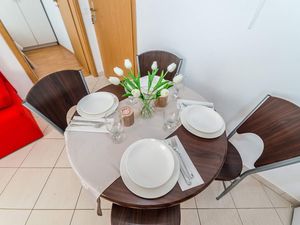 18956409-Ferienwohnung-4-Privlaka-300x225-2