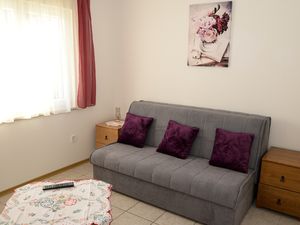 19009581-Ferienwohnung-6-Privlaka-300x225-1