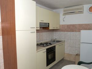 19009581-Ferienwohnung-6-Privlaka-300x225-2