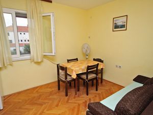 19128104-Ferienwohnung-4-Privlaka-300x225-1