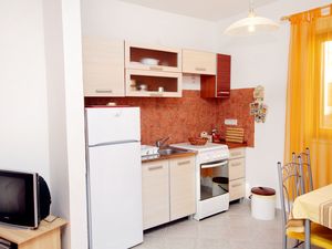 19129291-Ferienwohnung-4-Privlaka-300x225-3