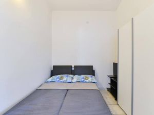 23377562-Ferienwohnung-4-Privlaka-300x225-3