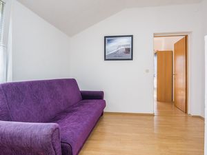 23431631-Ferienwohnung-4-Privlaka-300x225-2