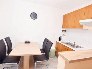 23434652-Ferienwohnung-5-Privlaka-300x225-5