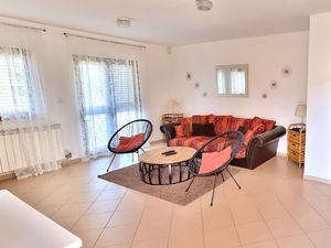 23650747-Ferienwohnung-6-Privlaka-300x225-1