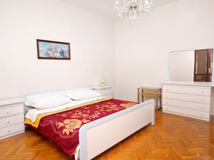 23926196-Ferienwohnung-5-Privlaka-300x225-5