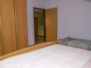 23931345-Ferienwohnung-6-Privlaka-300x225-5