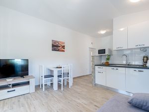 23933461-Ferienwohnung-2-Privlaka-300x225-4