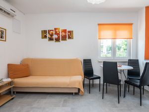 23933483-Ferienwohnung-4-Privlaka-300x225-1