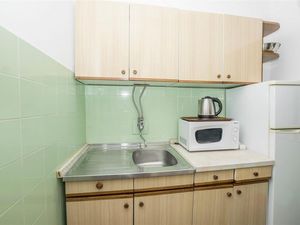 23876470-Ferienwohnung-4-Privlaka-300x225-5