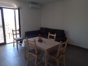 23833571-Ferienwohnung-4-Privlaka-300x225-3