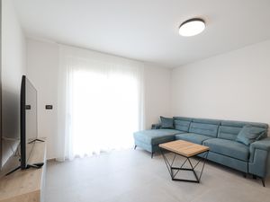 24048095-Ferienwohnung-5-Privlaka-300x225-1