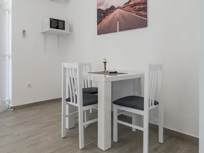 Ferienwohnung für 2 Personen (43 m²) in Privlaka 2/10