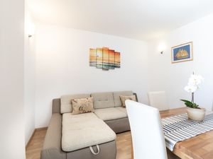 23930857-Ferienwohnung-5-Prizba-300x225-2