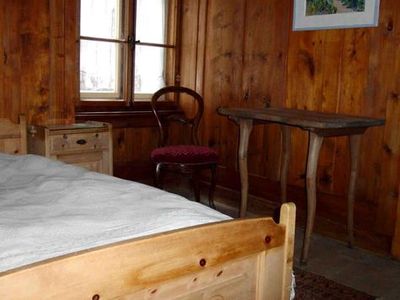 Schlafzimmer mit "Arvenbett"