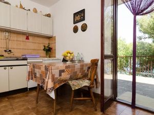 23932902-Ferienwohnung-10-Prožurska Luka-300x225-1