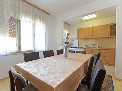 Ferienwohnung für 8 Personen (100 m²) in Pula (Istarska) 1/10