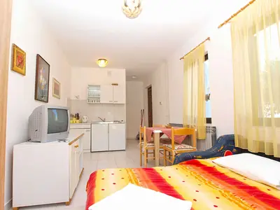 Ferienwohnung für 2 Personen (24 m²) in Štinjan 1/10