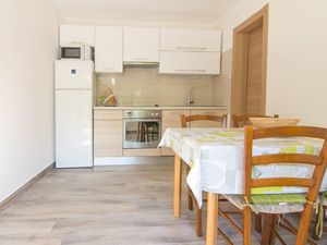 22436081-Ferienwohnung-2-Pula (Istarska)-300x225-3