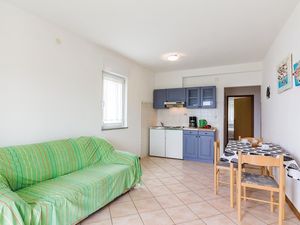 23724069-Ferienwohnung-2-Pula (Istarska)-300x225-1