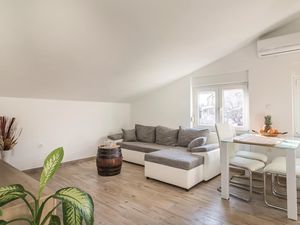 23736571-Ferienwohnung-4-Pula (Istarska)-300x225-2