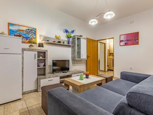 23738014-Ferienwohnung-2-Pula (Istarska)-300x225-1