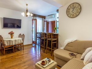 23738295-Ferienwohnung-6-Pula (Istarska)-300x225-2