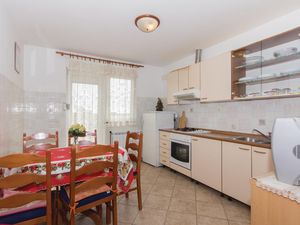 23747303-Ferienwohnung-4-Pula (Istarska)-300x225-2