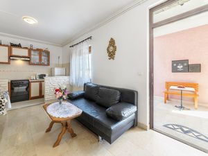 23753283-Ferienwohnung-6-Pula (Istarska)-300x225-3